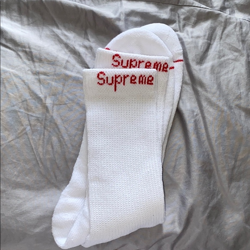 Supreme Crew Socks White (one pair)